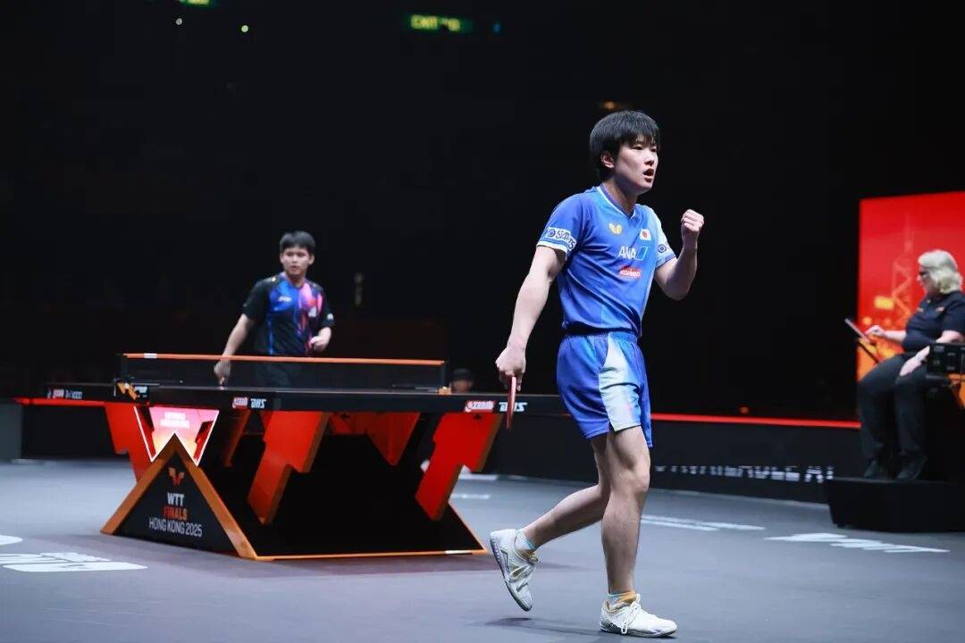 皇冠信用網登1,登2,登3出租_突发！王楚钦因伤退赛皇冠信用網登1,登2,登3出租，林诗栋3-4不敌张本智和，国乒男单无缘决赛