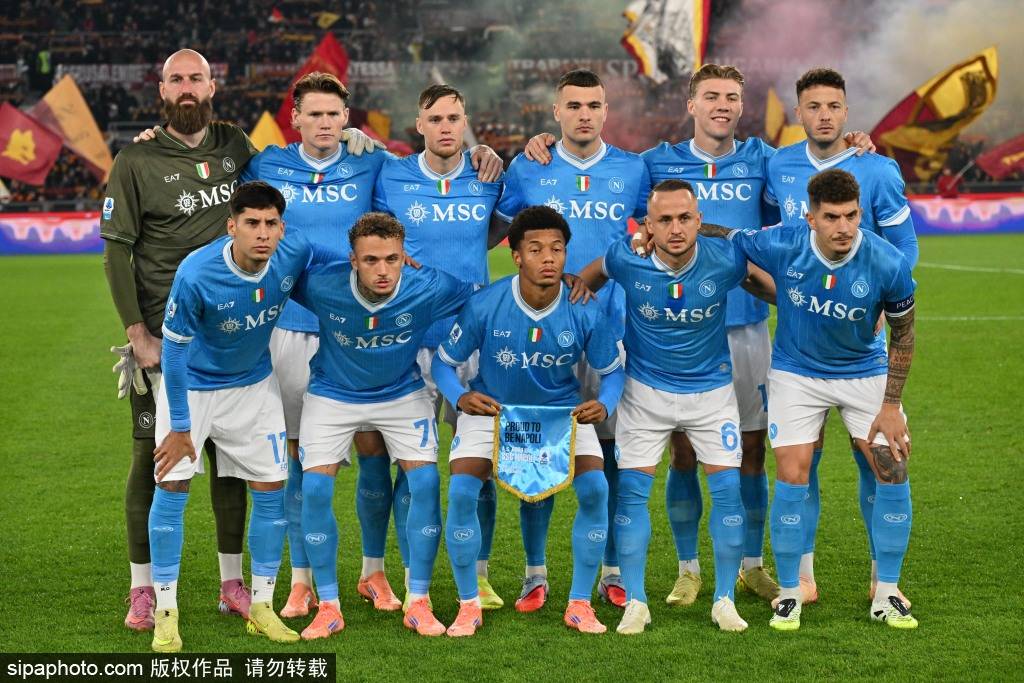 意大利甲组联赛_2:0！意超杯决赛定一席意大利甲组联赛，那不勒斯晋级冲冠，AC米兰仅剩意甲可争