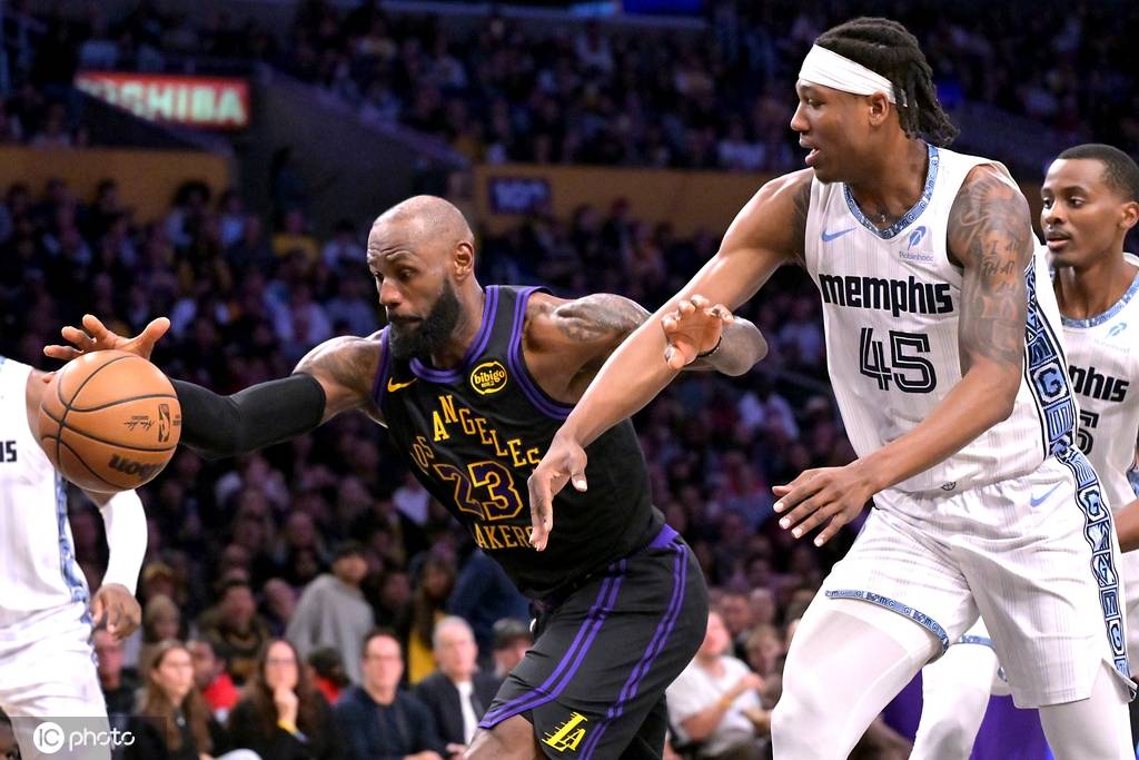 多瑙vs阿尔塔奇_詹姆斯31+9+6东契奇34+6+8 莫兰特16分湖人力克灰熊