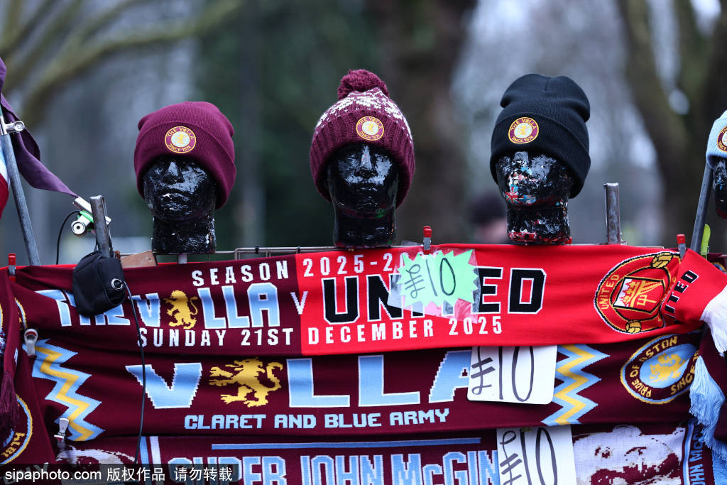 皇冠账号注册_曼联球迷看台打横幅抗议：拉爵没戏皇冠账号注册，我们想要回我们的俱乐部