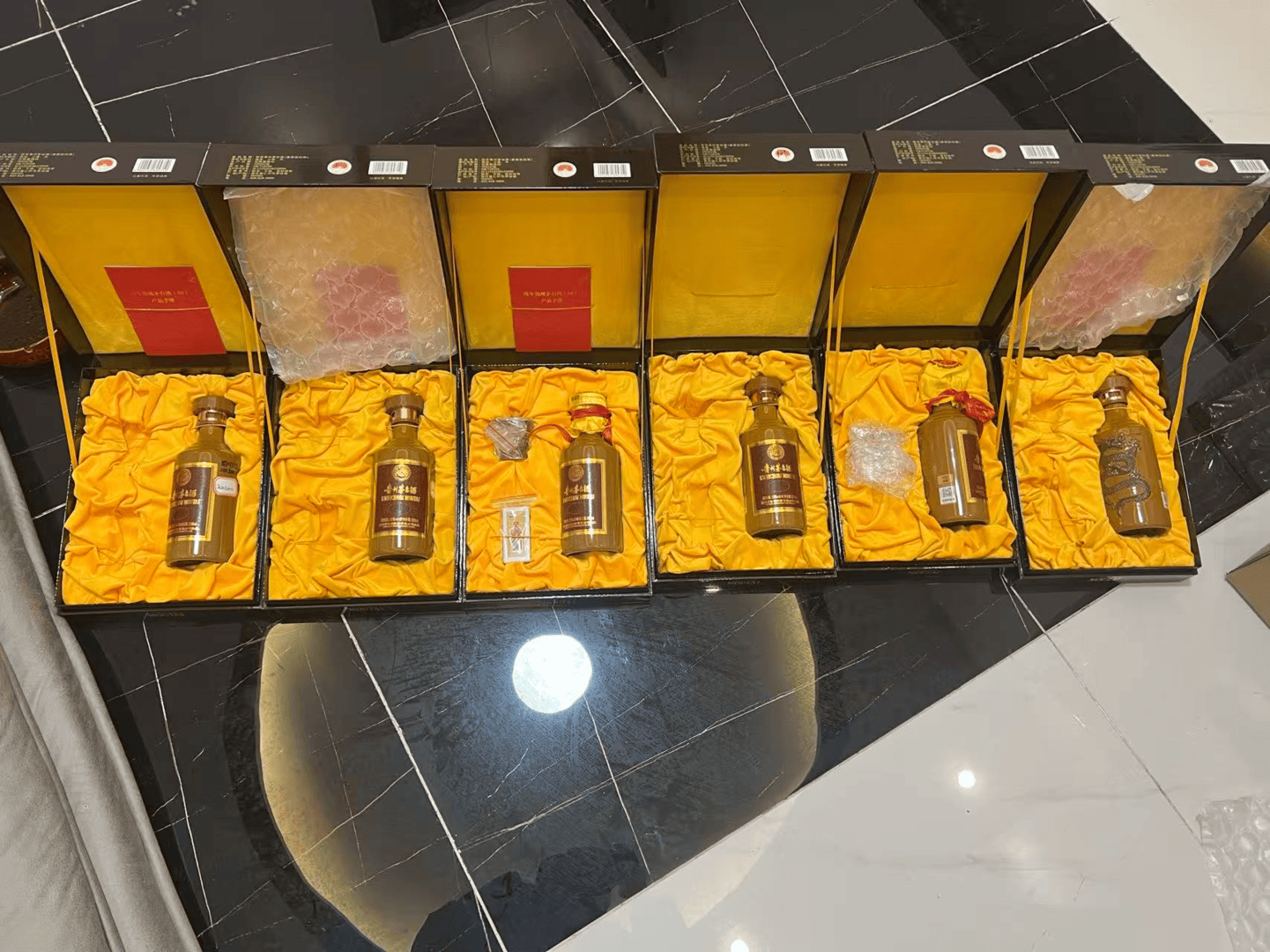 世界杯皇冠代理平台_男子花30万元买12瓶“50年茅台”世界杯皇冠代理平台，经茅台官方鉴定5瓶是假酒！相关部门介入调查