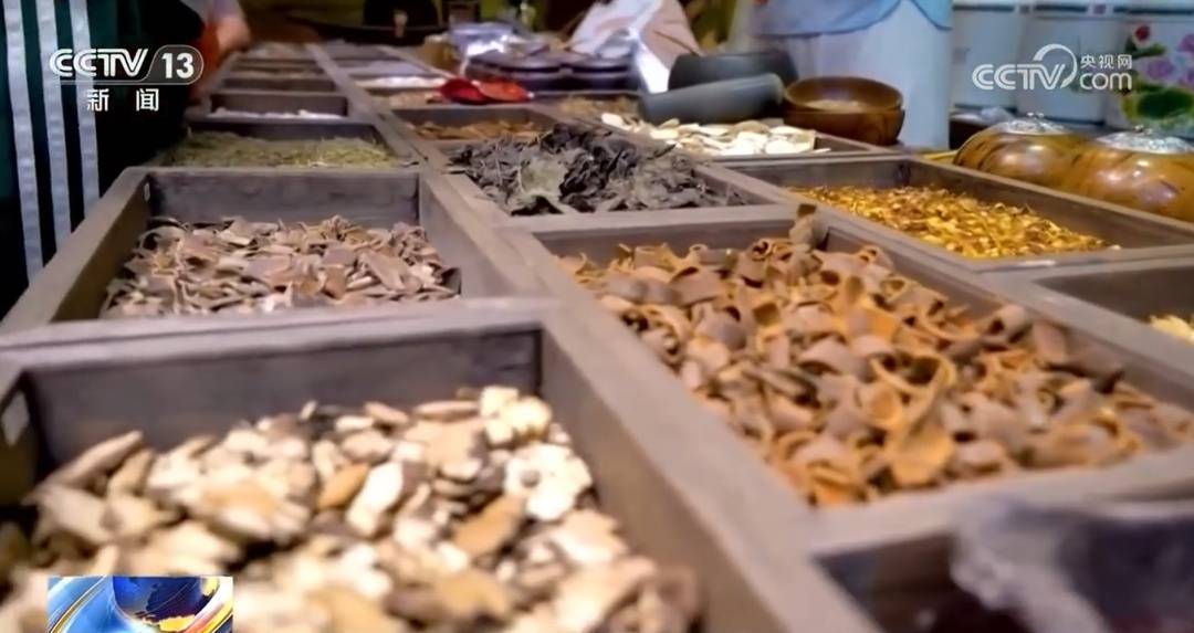 皇冠足球管理平台出租_全是演员！事发上海闹市区皇冠足球管理平台出租，网友怒了：无法无天，这是上海好嘛